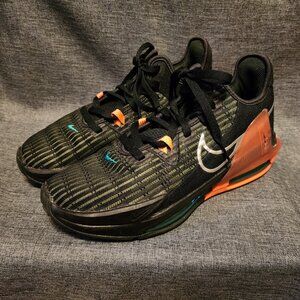 Men's 7.5 Nike CZ4052-001 Lebron Witness 6 Black Crimson Pulse Lace Up Sneakers